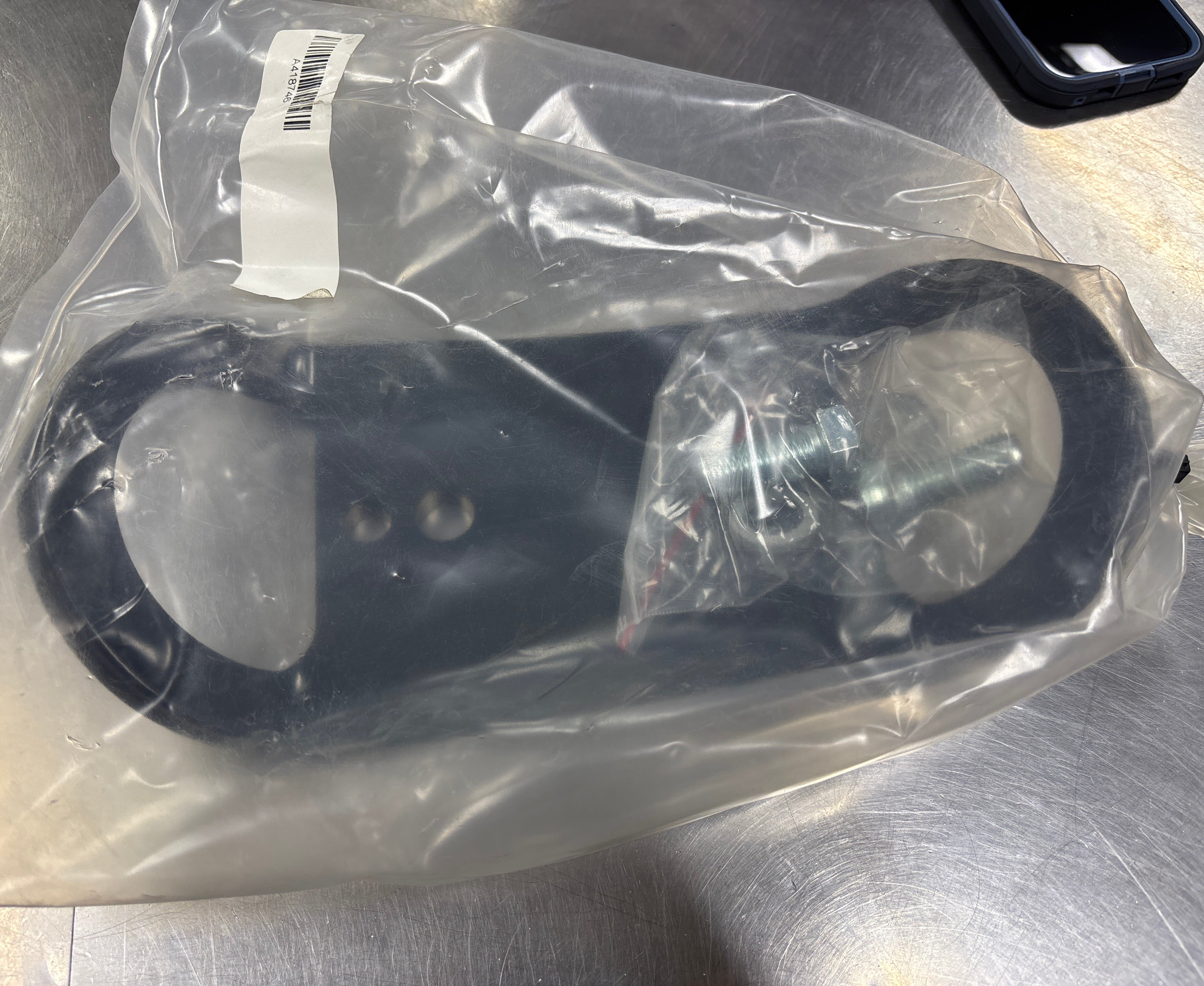 Avant tie down bracket A418746