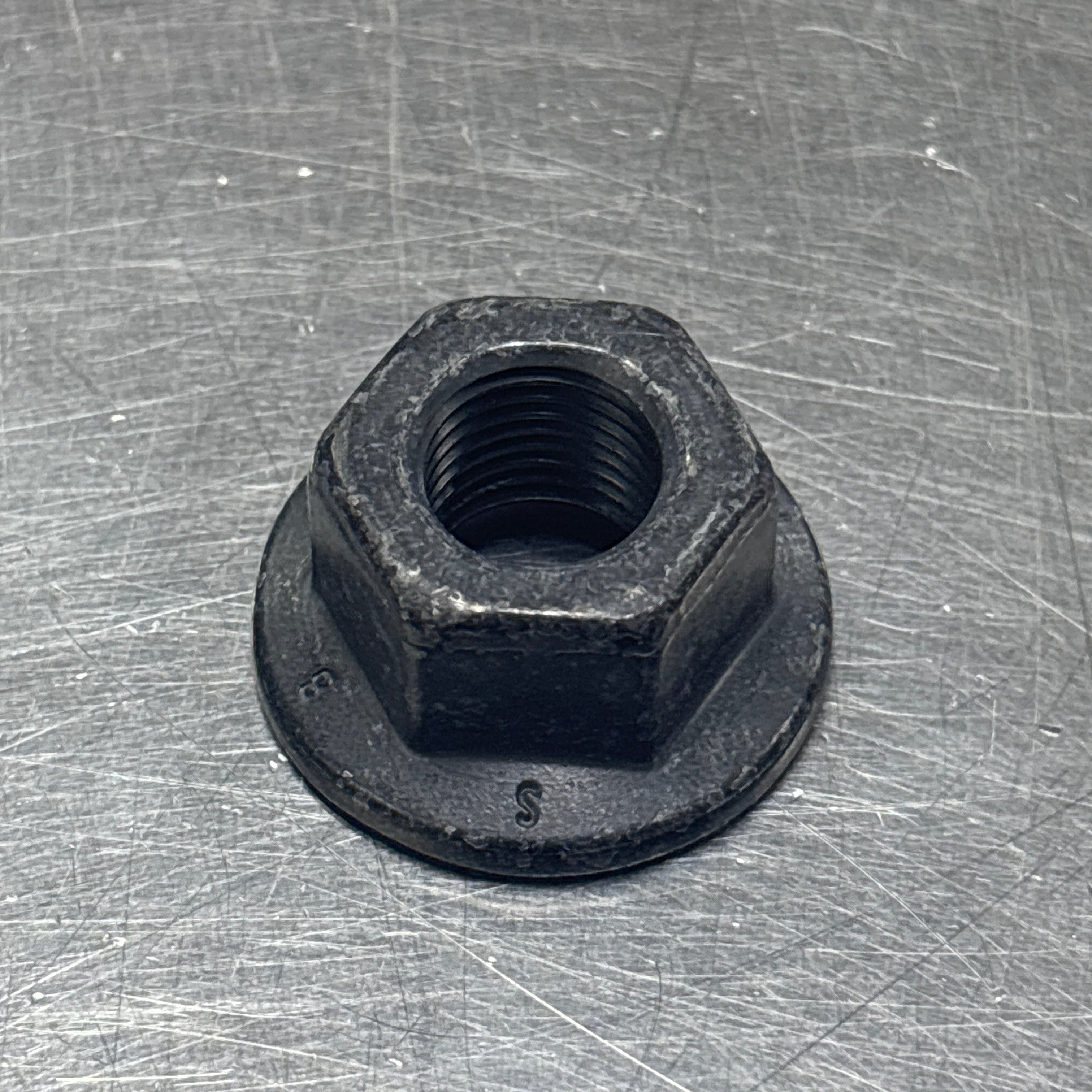 Avant Wheel Nut 74852