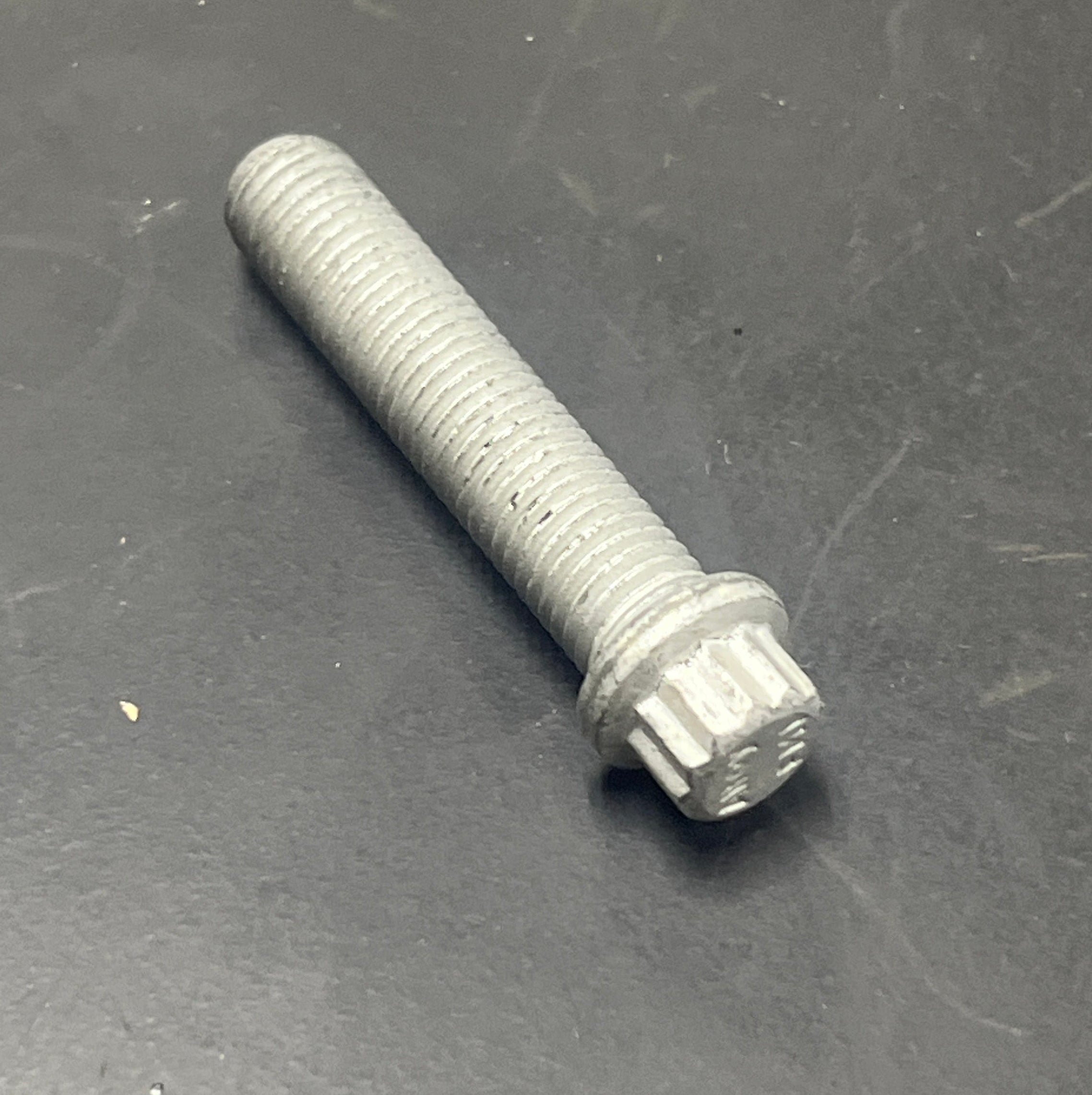 Bobcat bolt 94G524