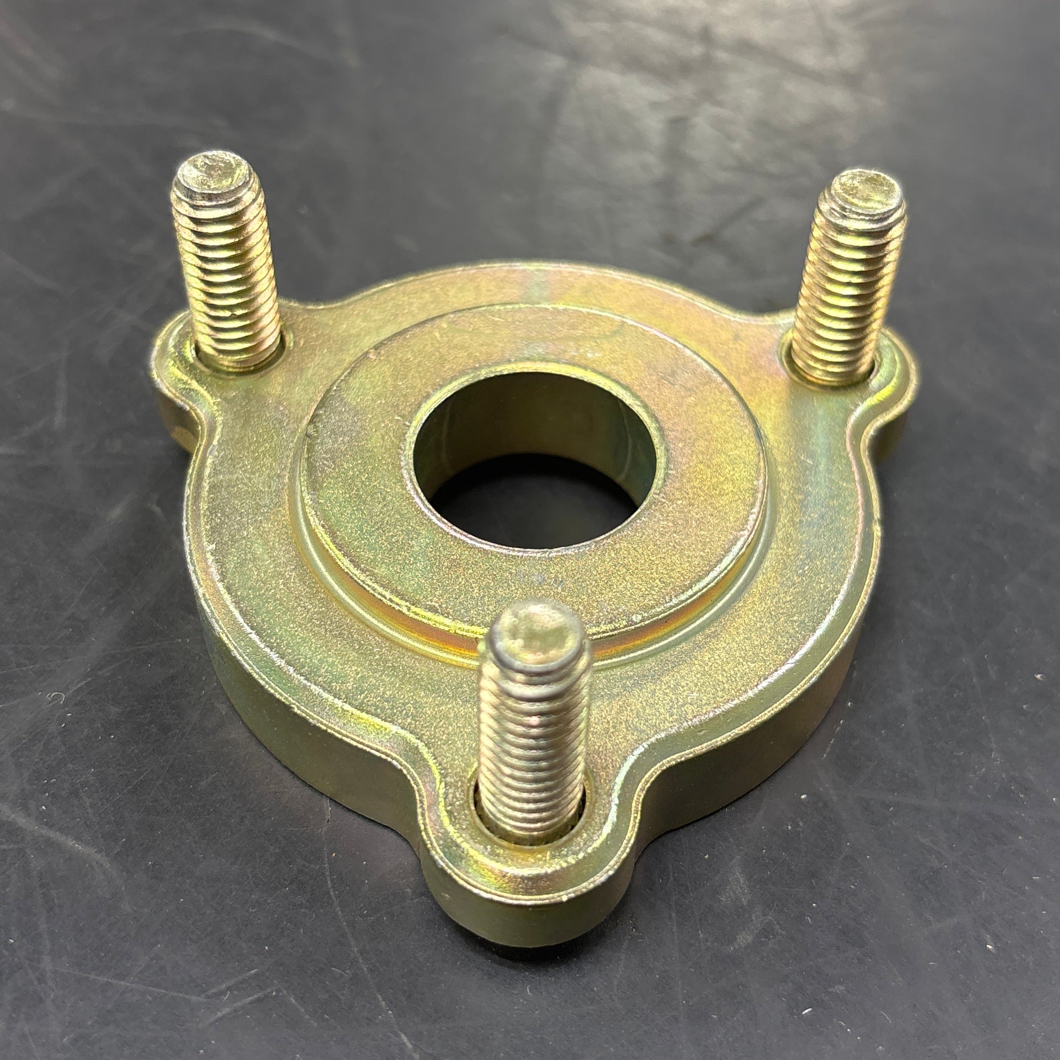 toro spindle hub 127 0557
