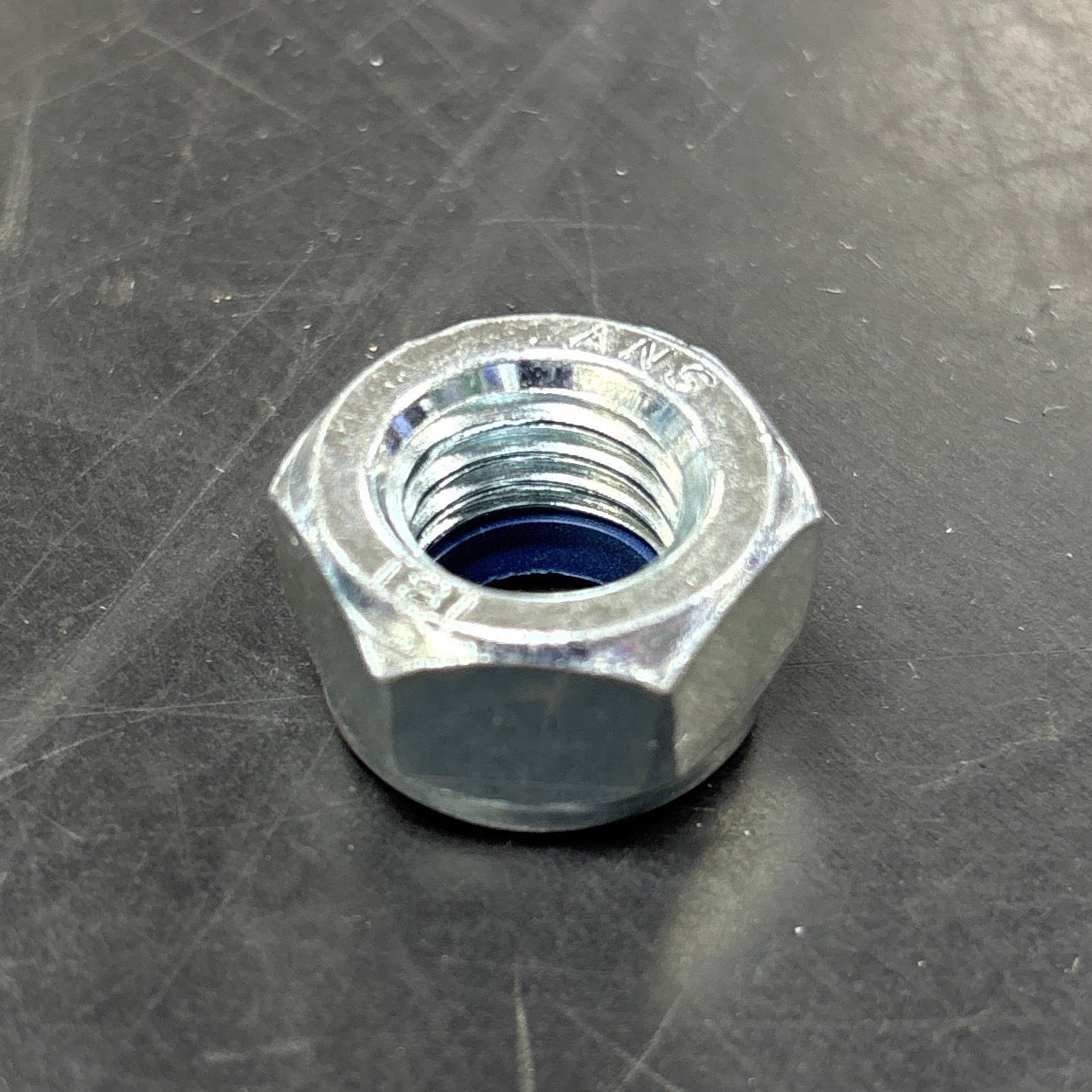green climber nut 1012414