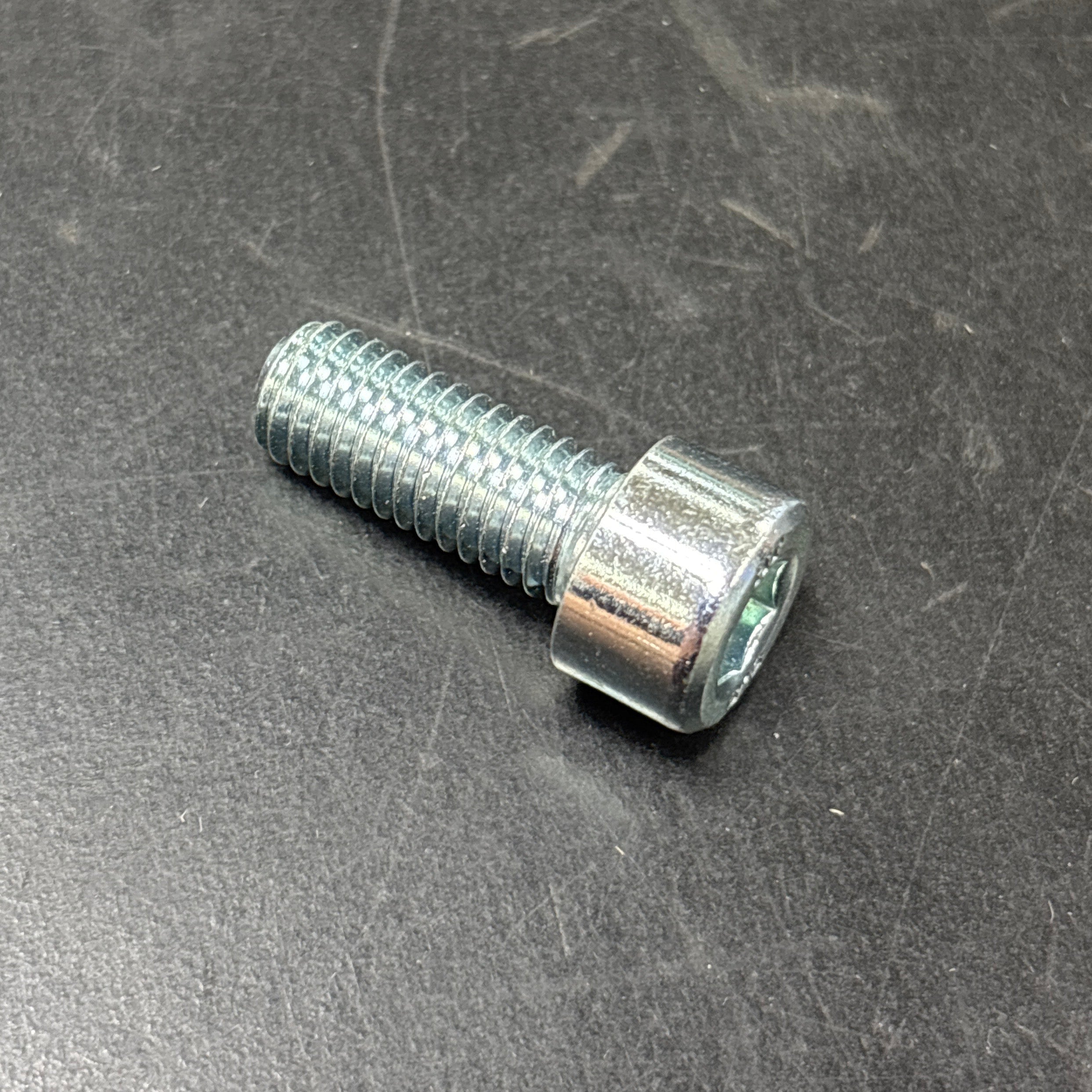 Avant Screw 74481