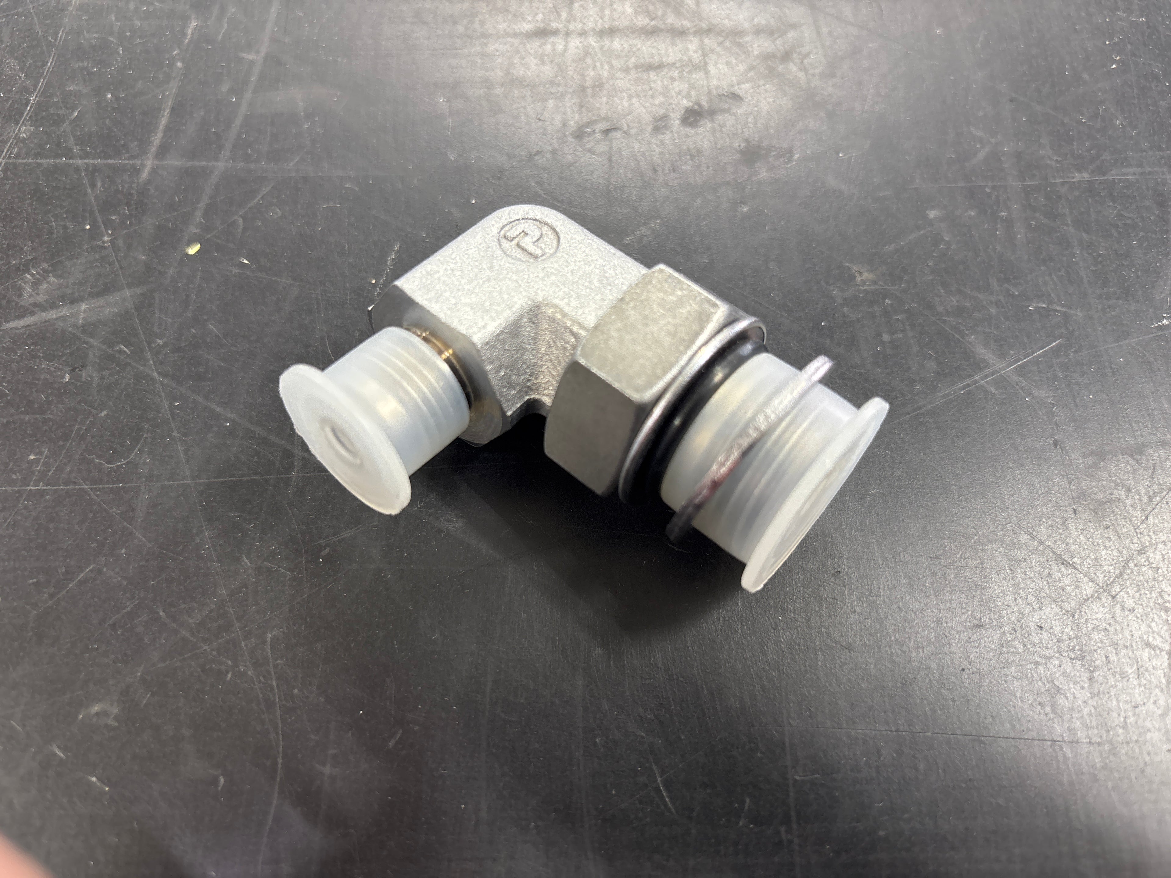 64166 HYDRAULIC 90 DEGREE FITTING 